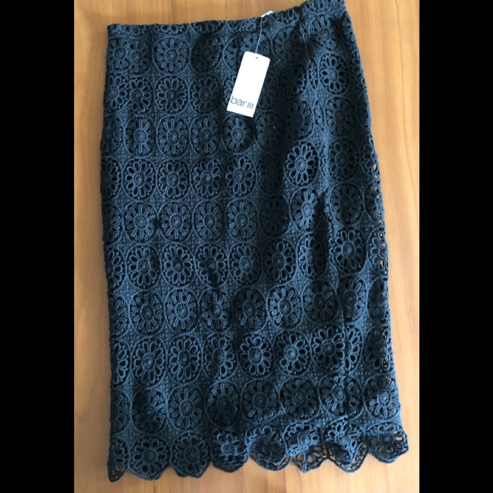 BAR lll NWT Black Floral crochet Knee length Pencil Skirt size small